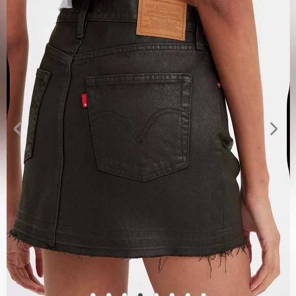New Levi's Icon Black Leather look Mini Skirt size 25 - Picture 8 of 14